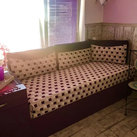 Cozy Luxury Top Centre