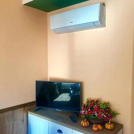 Cozy Luxury Top Centre