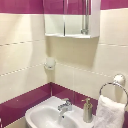 Cozy Luxury Top Centre